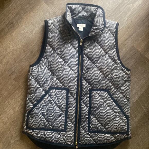 J.Crew Herringbone Gray and Black Puffer Vest Size Small - Picture 3 of 8